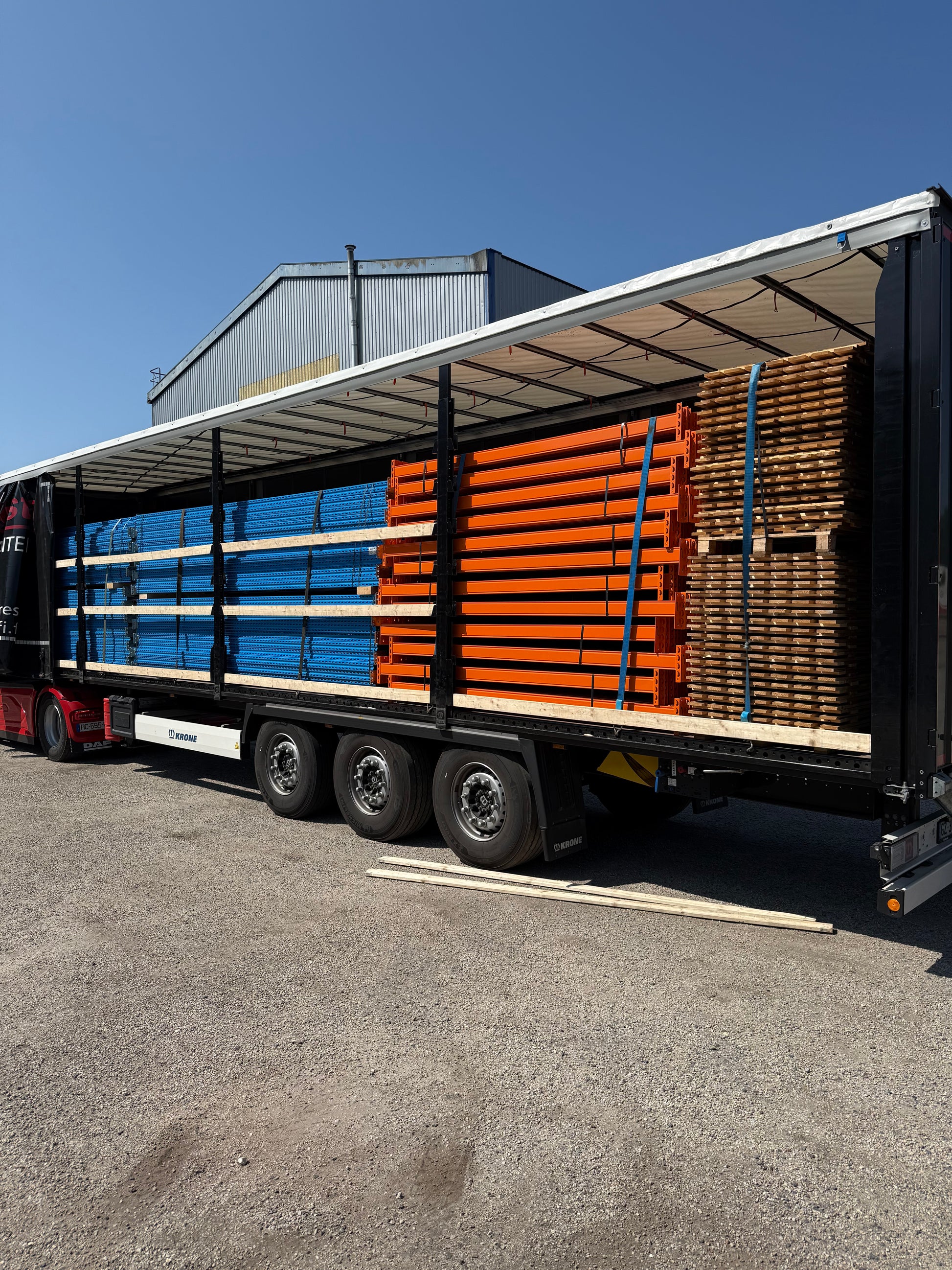 Rack à palettes - 4,5m de hauteur - 25m linéaire - 1500 kg par niveau - 108 emplacements palettes Europe