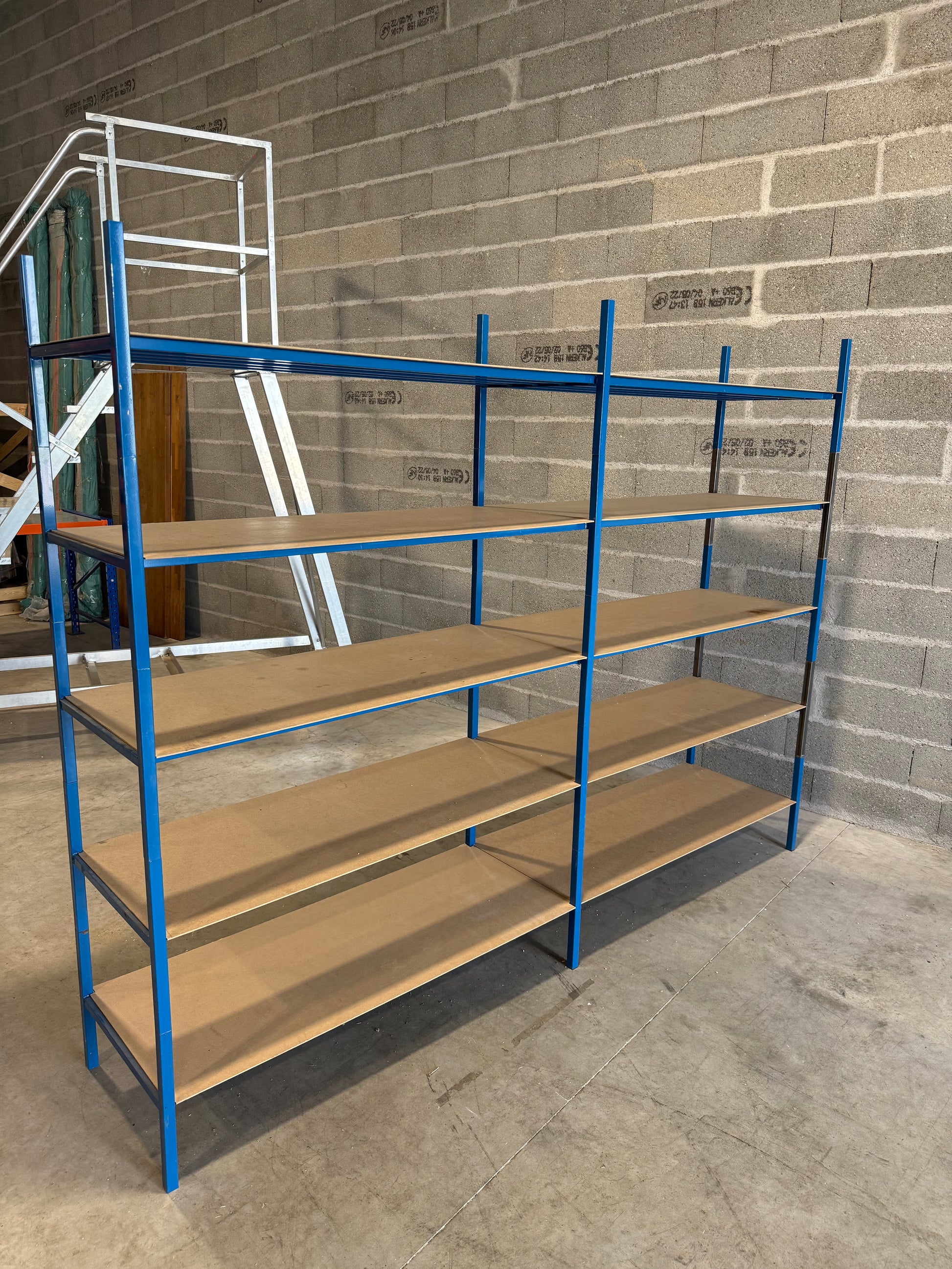 Étagère (protube) – Comme neuf – 12 étagères 120 cm X 50 cm