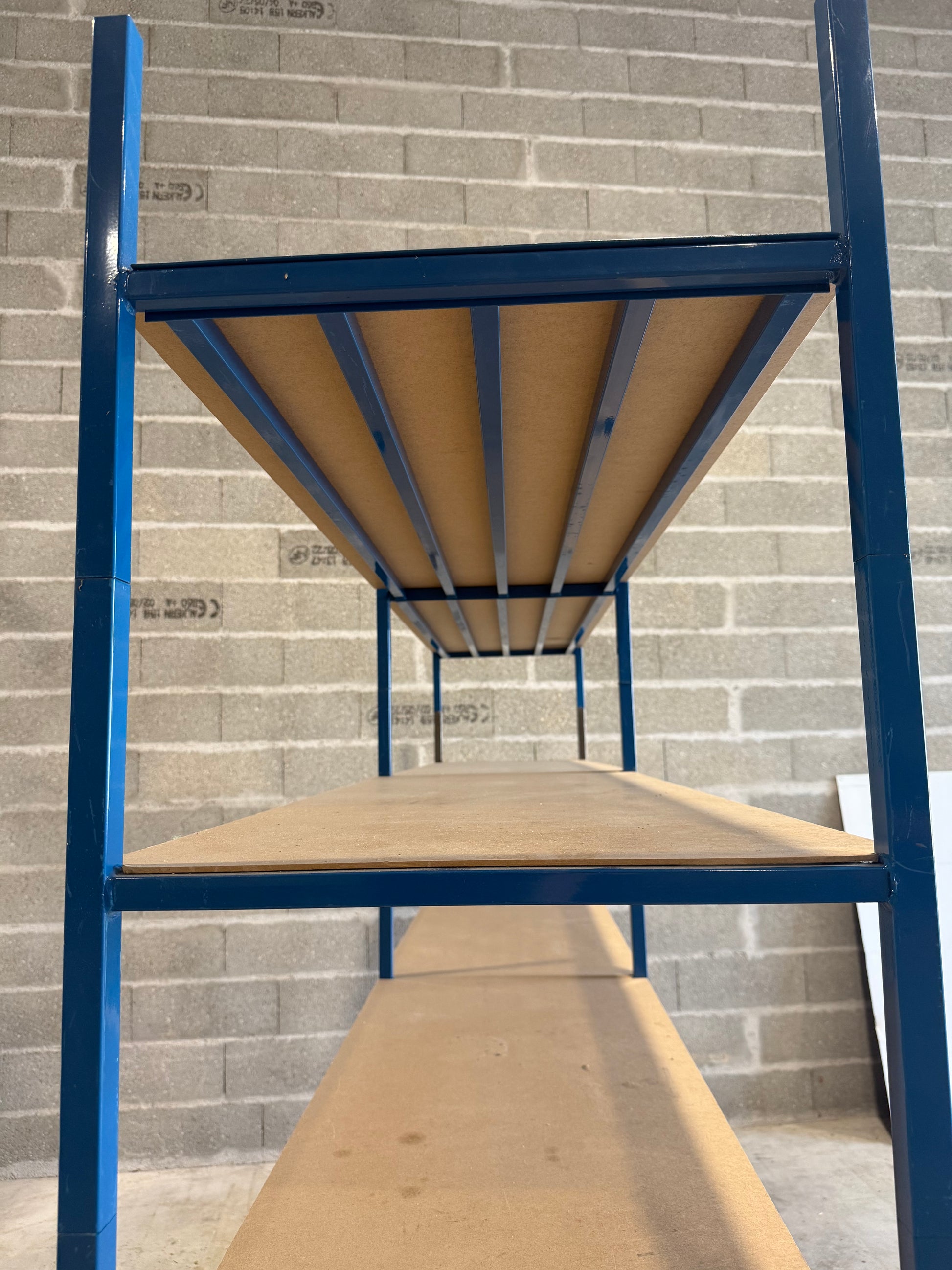 Étagère (protube) – Comme neuf – 12 étagères 120 cm X 50 cm