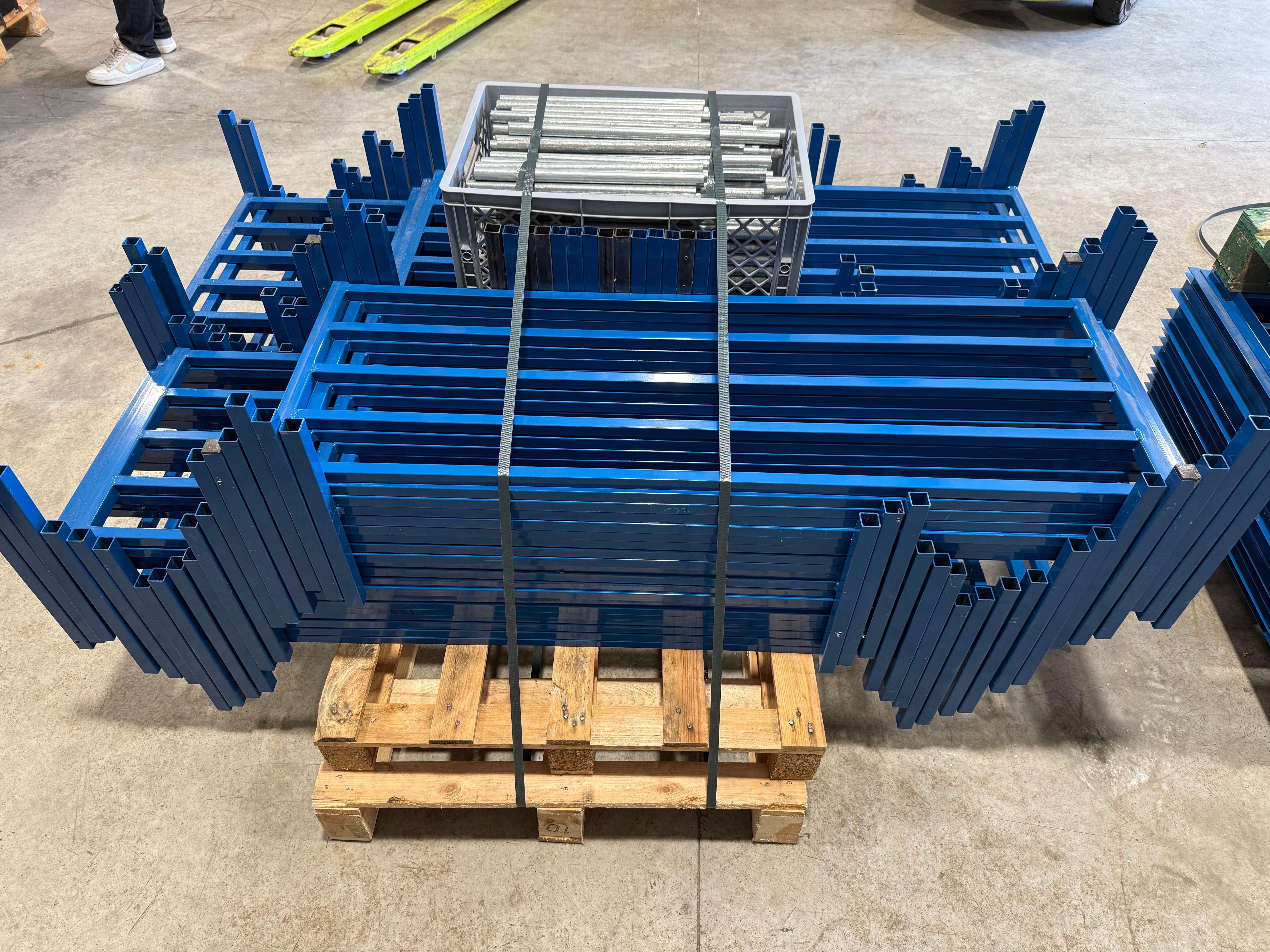 Étagère (protube) – Comme neuf – 12 étagères 120 cm X 50 cm