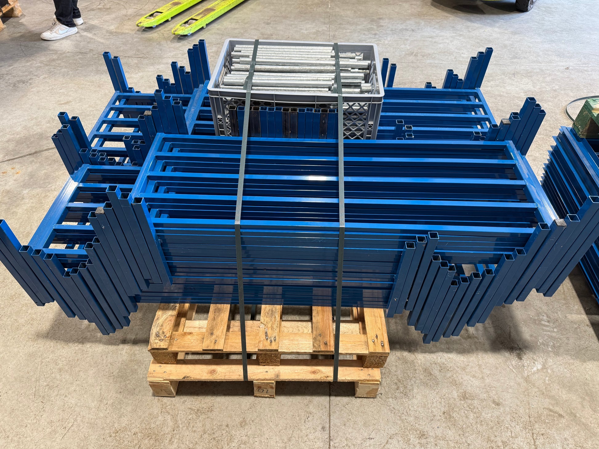 Étagère (protube) – Comme neuf – 12 étagères 120 cm X 50 cm