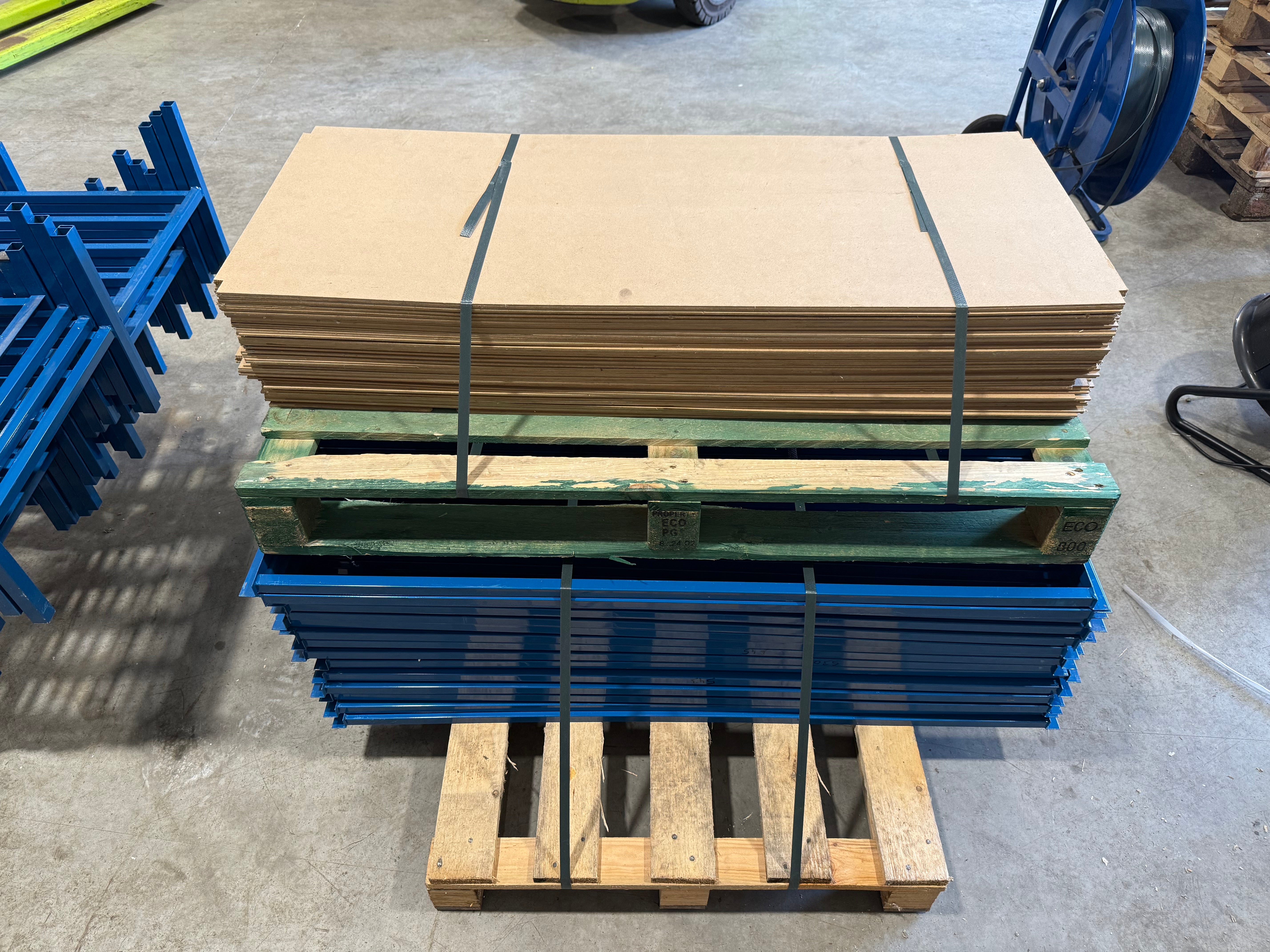 Image of Étagère (protube) – Comme neuf – 12 étagères 120 cm X 50 cm