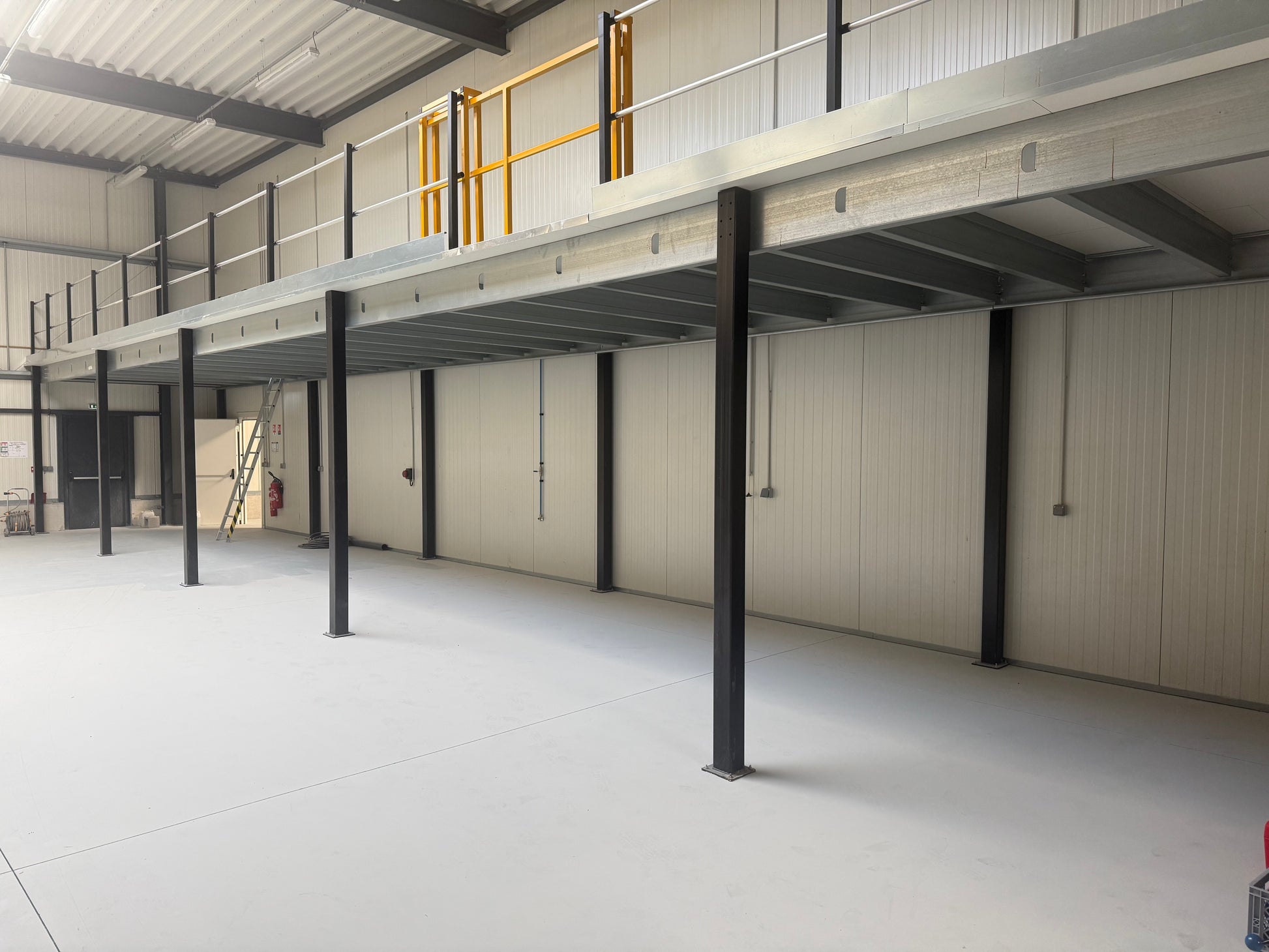 Mezzanine industrielle de 66m2