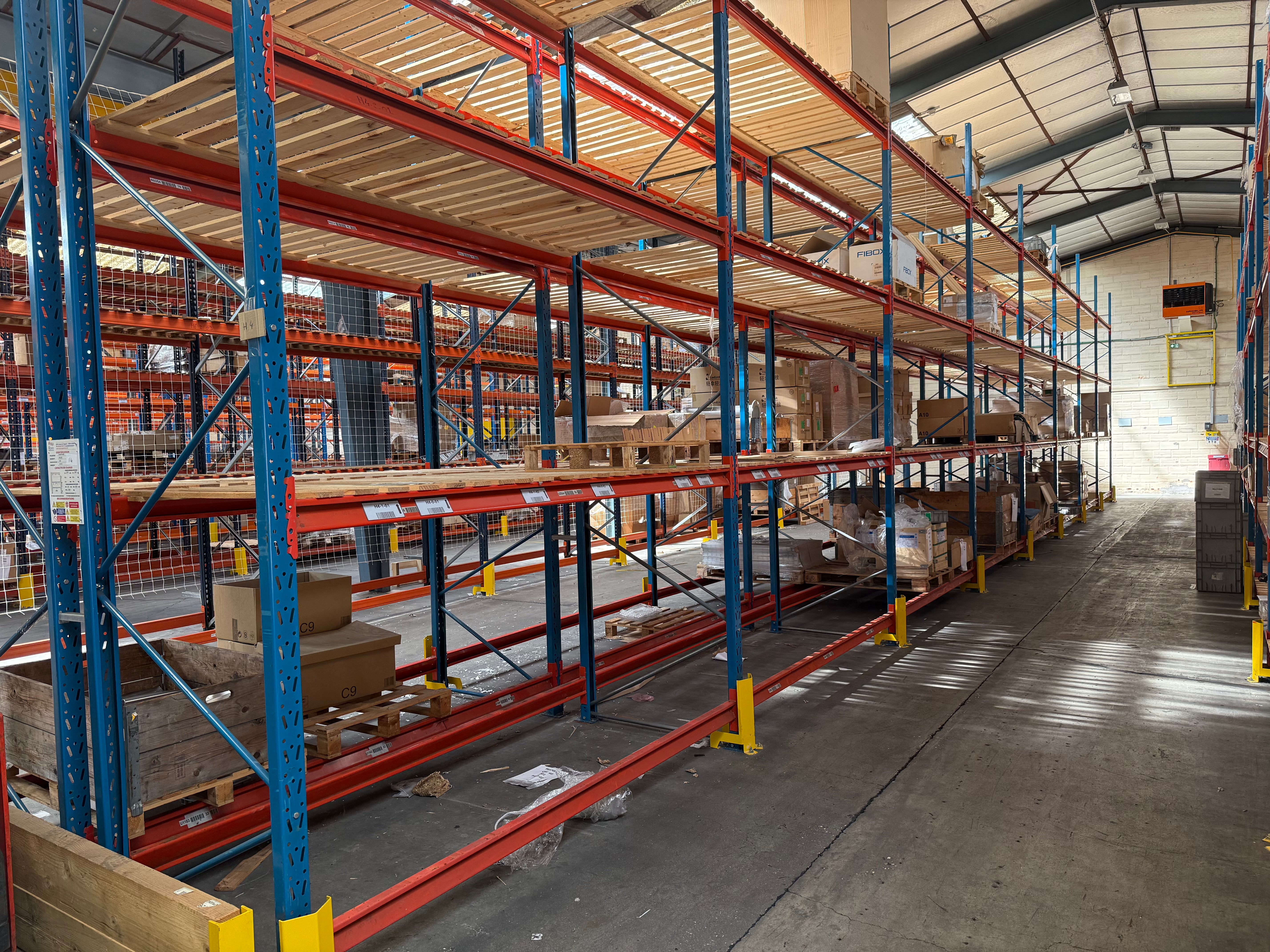 Rack à palettes - 5m de hauteur - 14m linéaire - 1500 kg par niveau - 45 emplacements palettes Europe